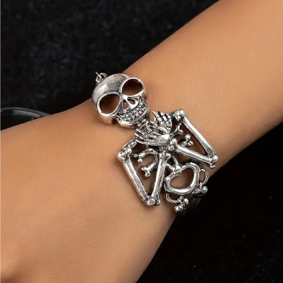 Gothic punk silver tone while skeleton bracelet adjustable for women or men new - Picture 1 of 5
